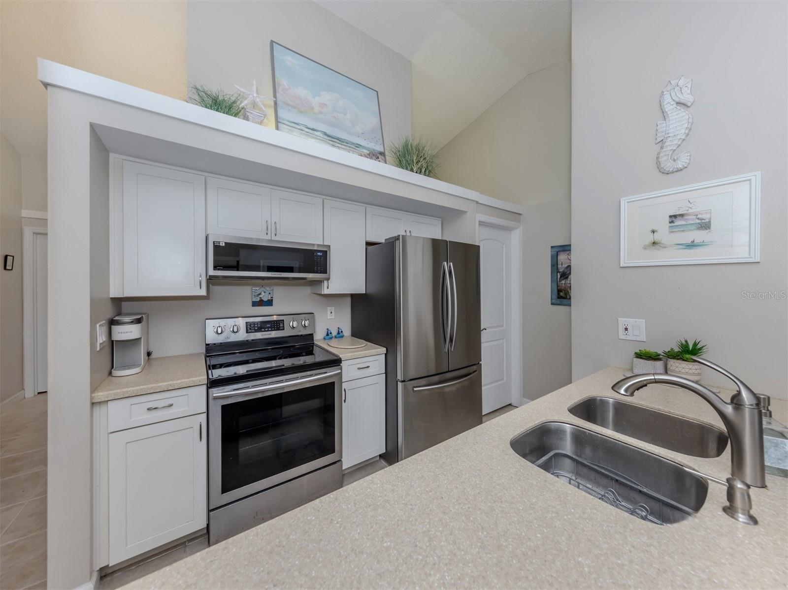 GREENVIEW VILLAS - Residential