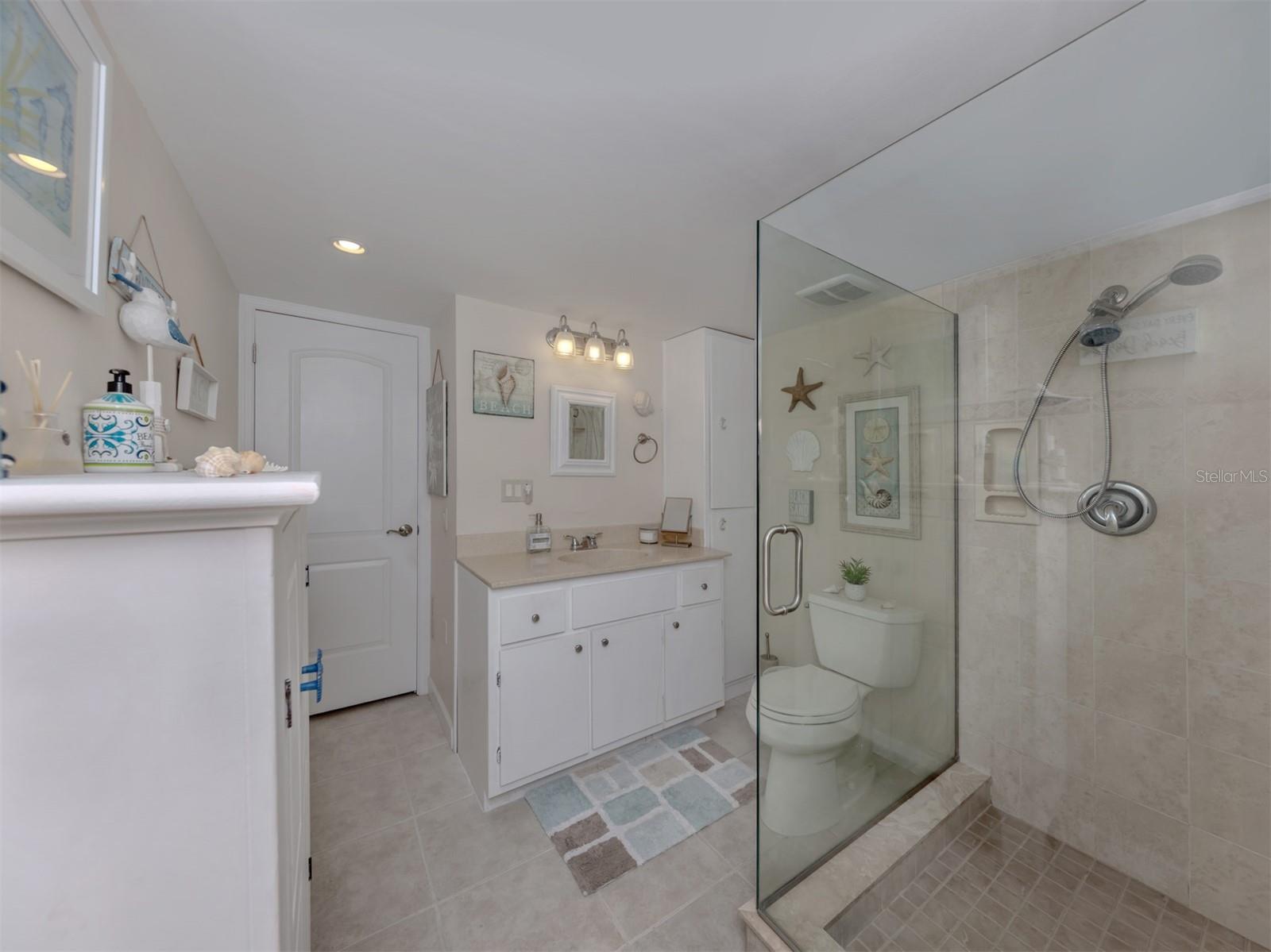 GREENVIEW VILLAS - Residential