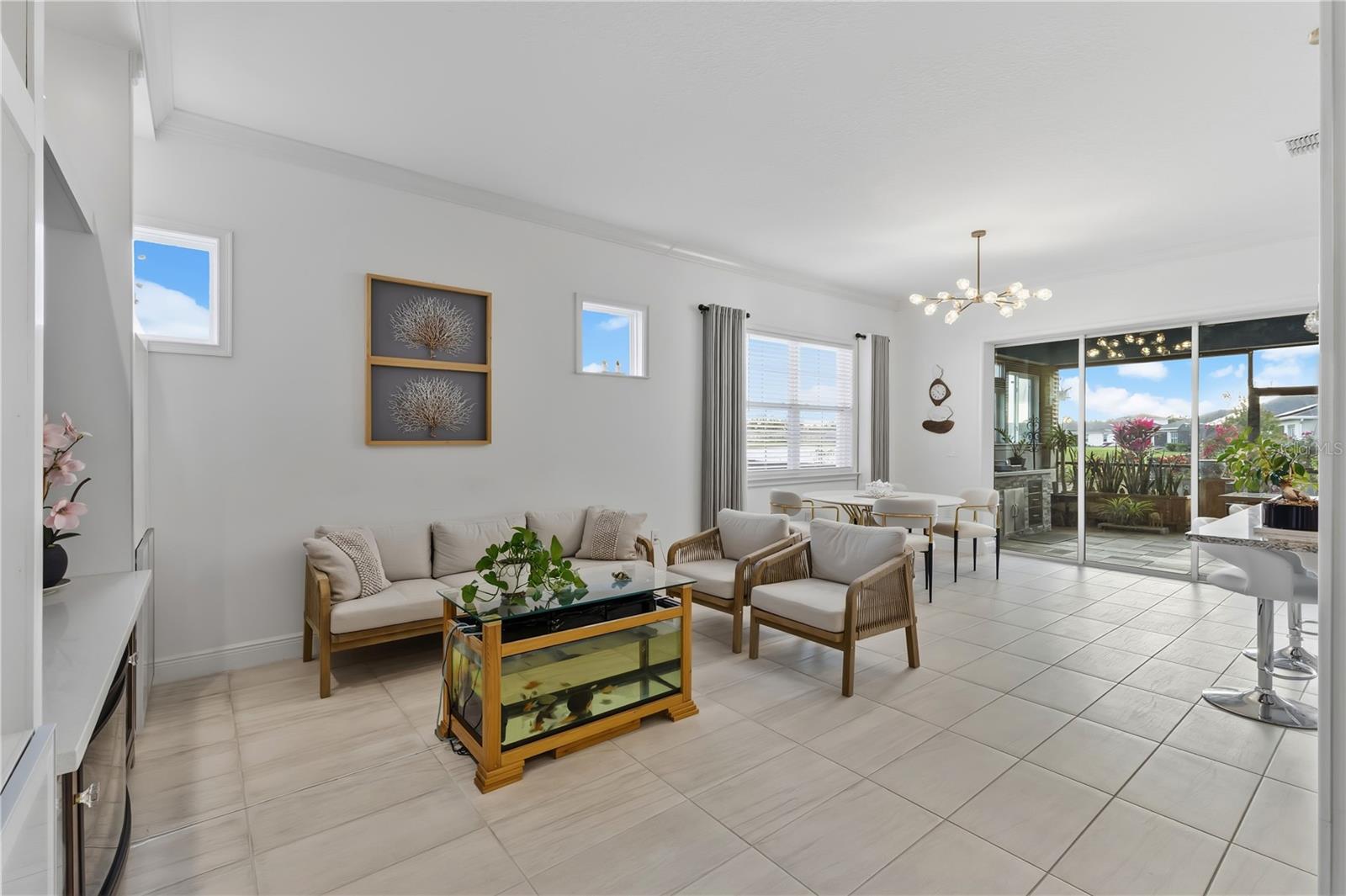 Casas a venda 4 - Jen Dantas 5092 TWIN LAKES BOULEVARD