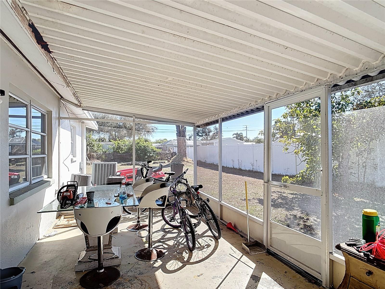 EAST VENICE - Residential