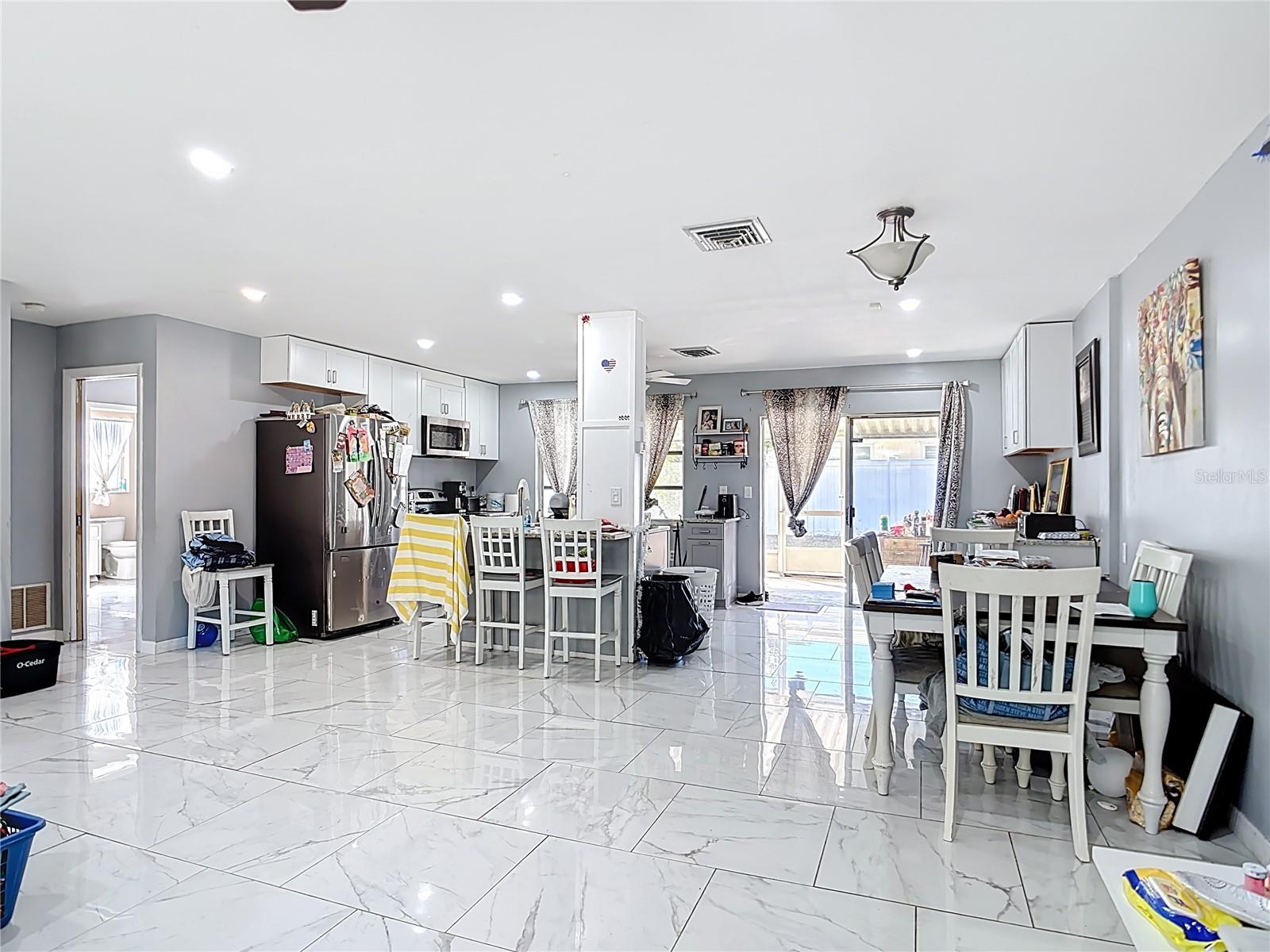 EAST VENICE - Residential