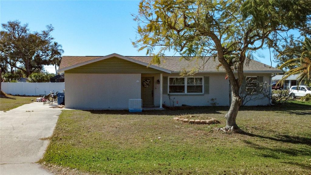 Photo of 1144 Pineland Avenue, Venice, FL 34285 (MLS # TB8479541)