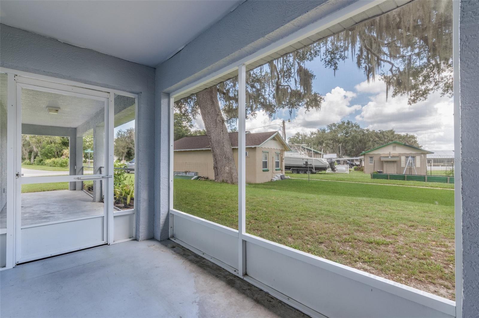 2453 N LAKEFRONT DRIVE