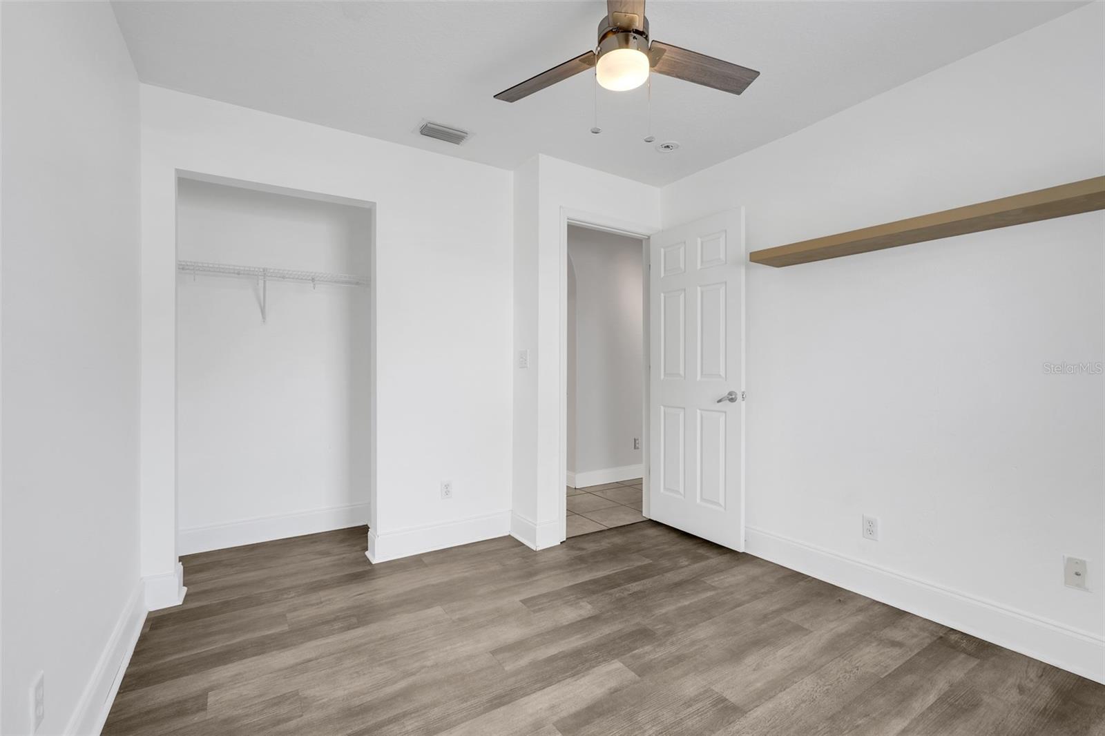 GROVELAND HIDDEN LAKES ESTATES - Residential