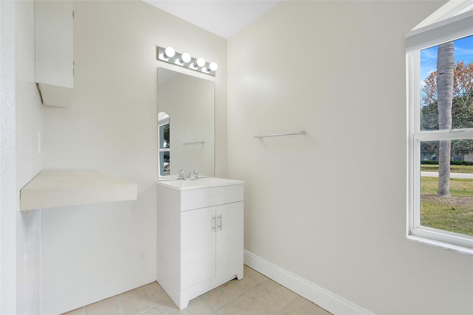 GROVELAND HIDDEN LAKES ESTATES - Residential