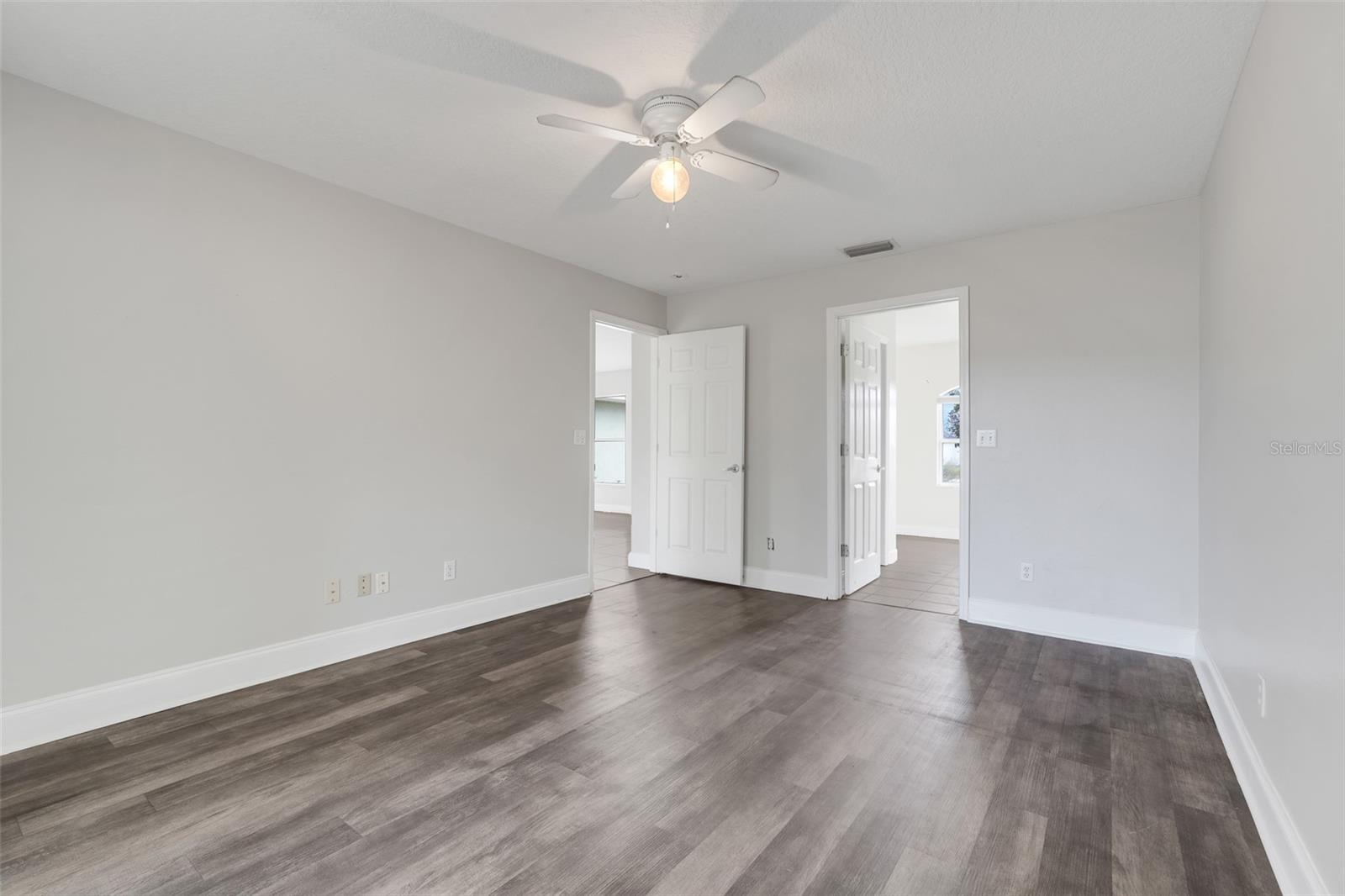 GROVELAND HIDDEN LAKES ESTATES - Residential