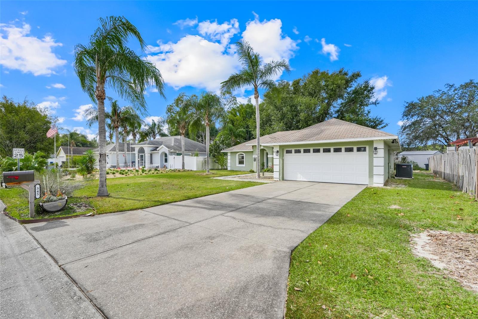 GROVELAND HIDDEN LAKES ESTATES - Residential