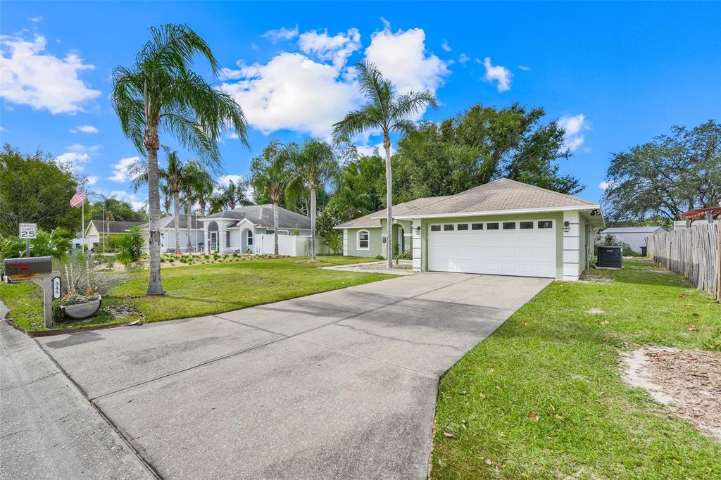 Photo of 345 Hidden View Drive, Groveland, FL 34736 (MLS # G5105674)