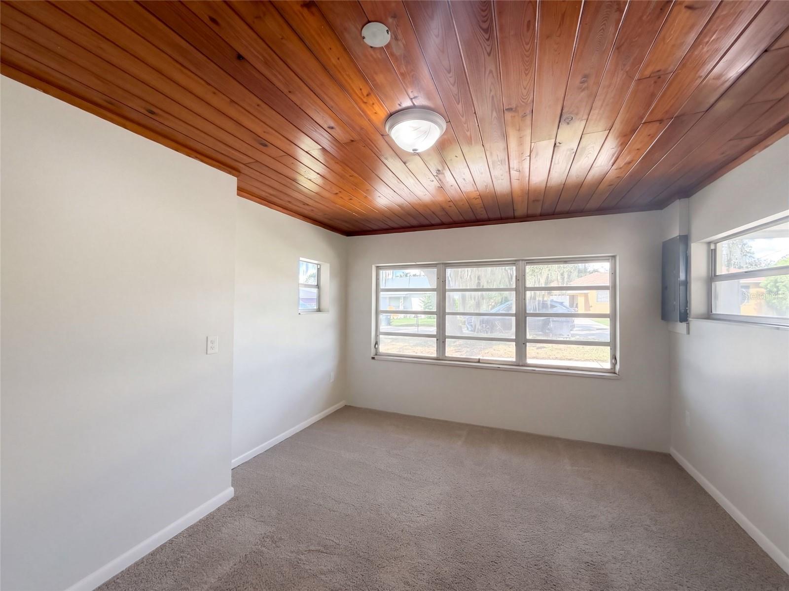 316 E WALNUT STREET