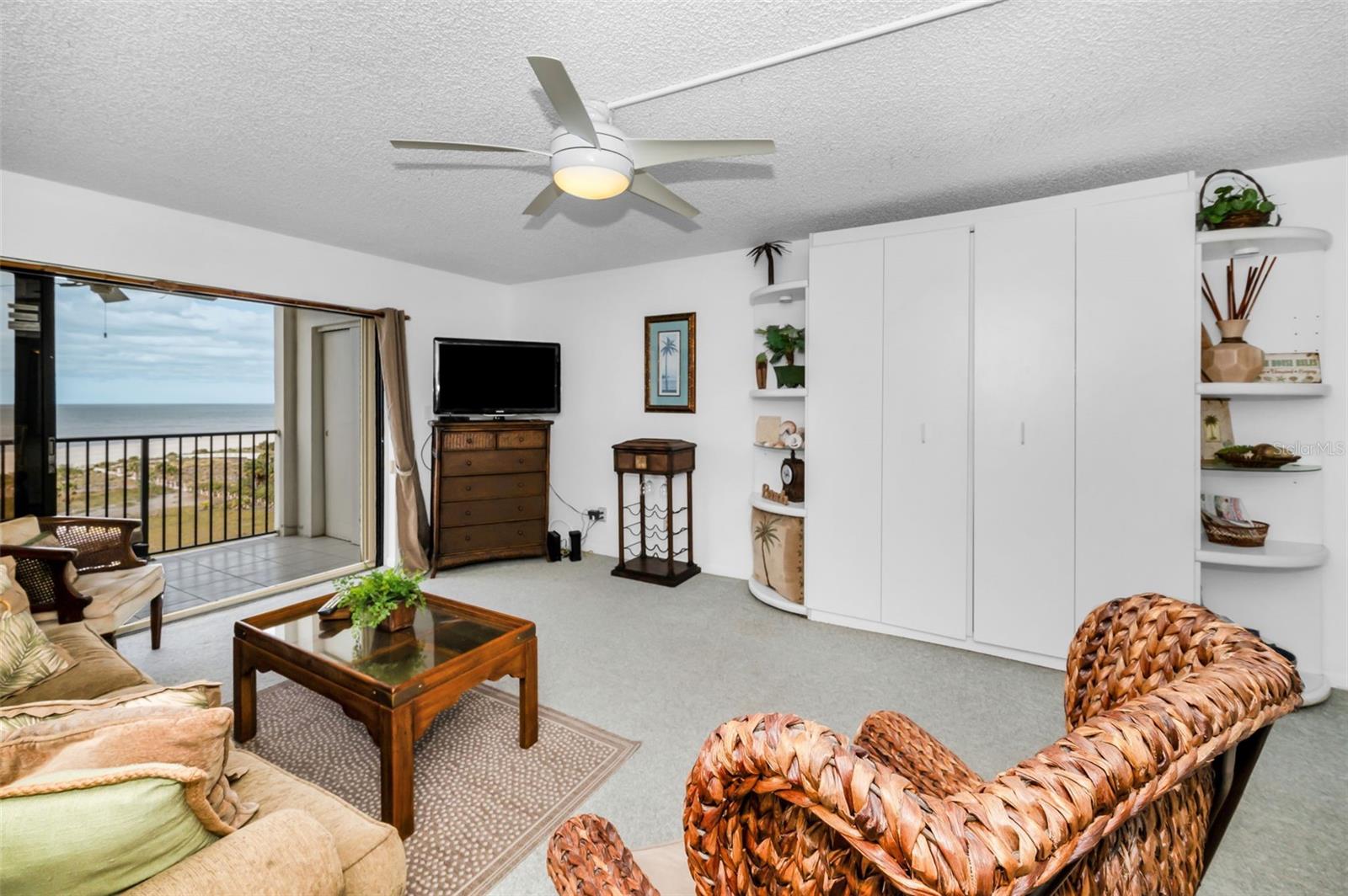 LANDMARK TOWERS - Residential Lease