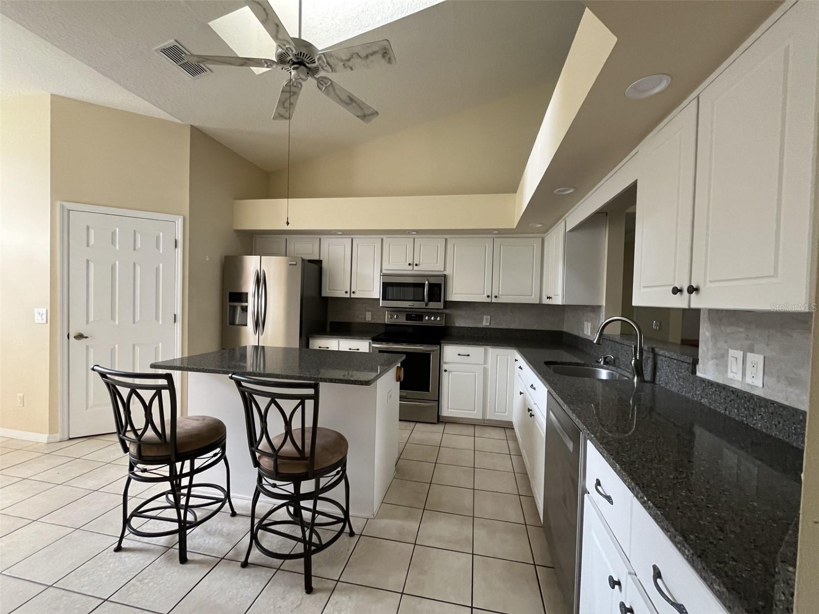 RAINBOW SPGS 05 REP - Residential