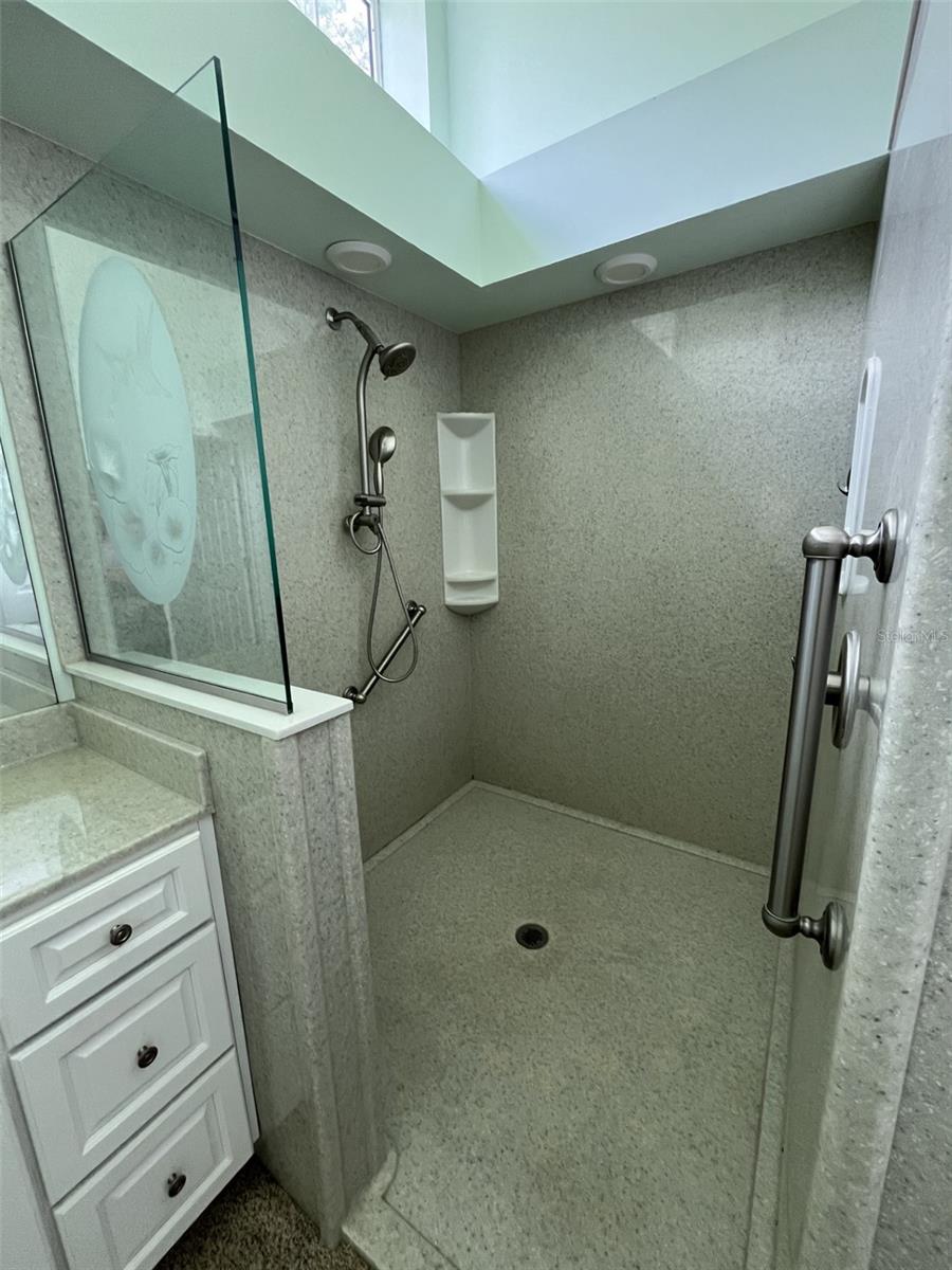 RAINBOW SPGS 05 REP - Residential