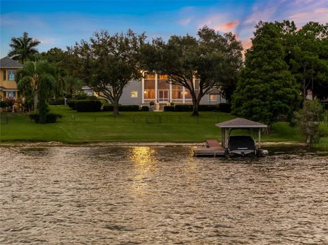 A home in WINTER HAVEN