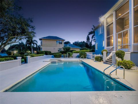 A home in WINTER HAVEN