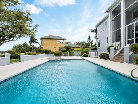 A home in WINTER HAVEN