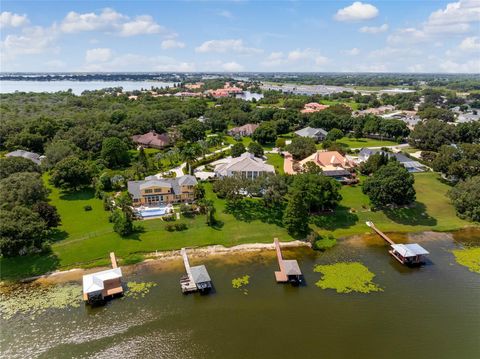 A home in WINTER HAVEN