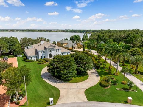 A home in WINTER HAVEN