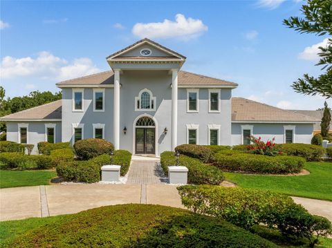 A home in WINTER HAVEN