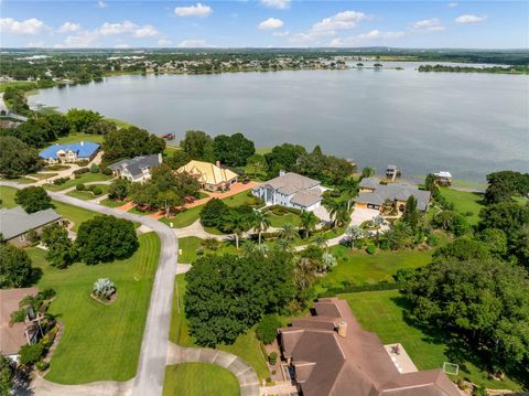 A home in WINTER HAVEN