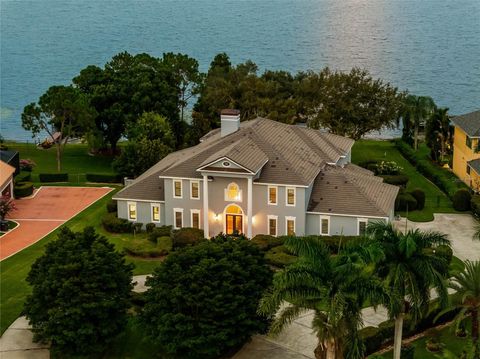 A home in WINTER HAVEN