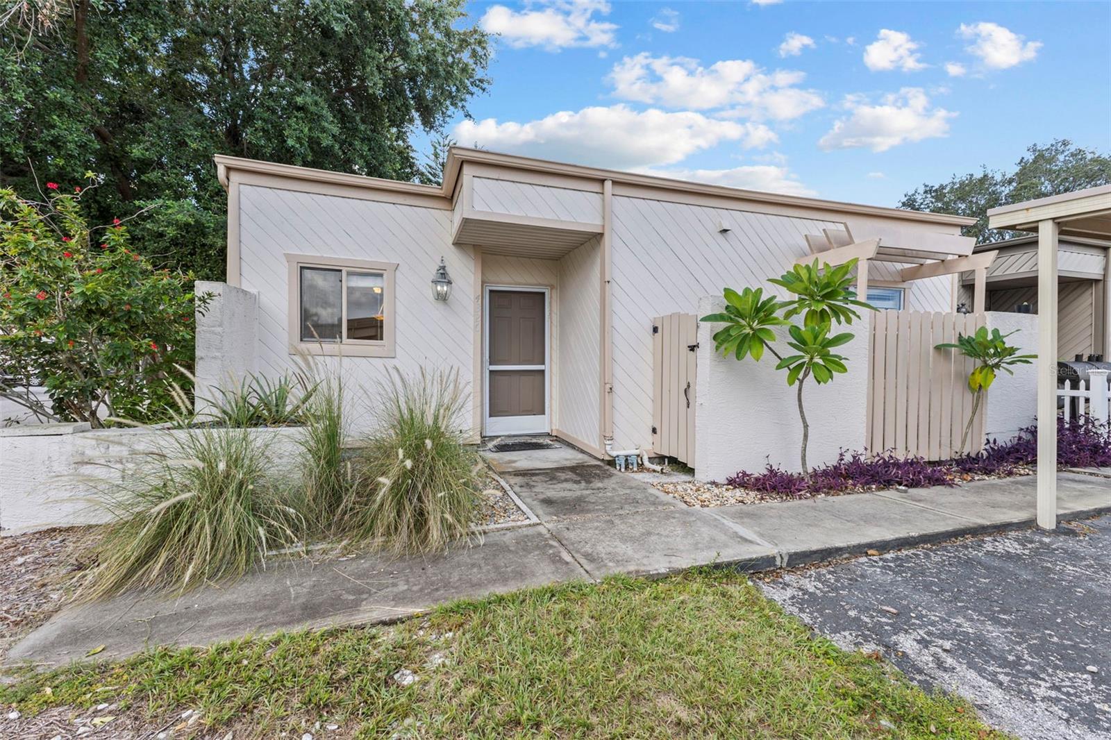 PINEWOOD VILLAS - Residential