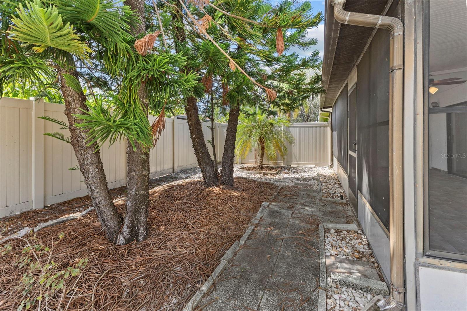 PINEWOOD VILLAS - Residential