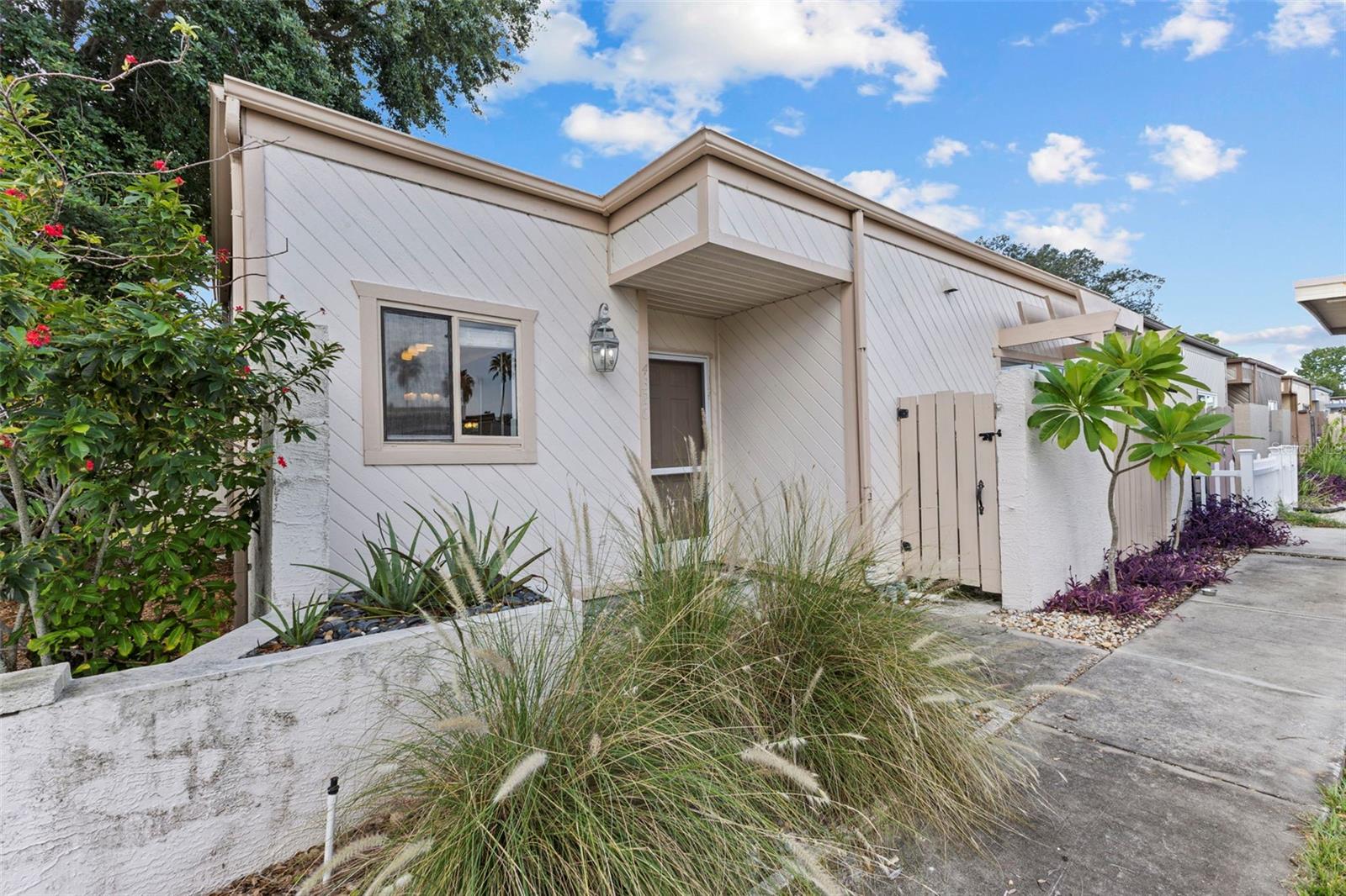 PINEWOOD VILLAS - Residential