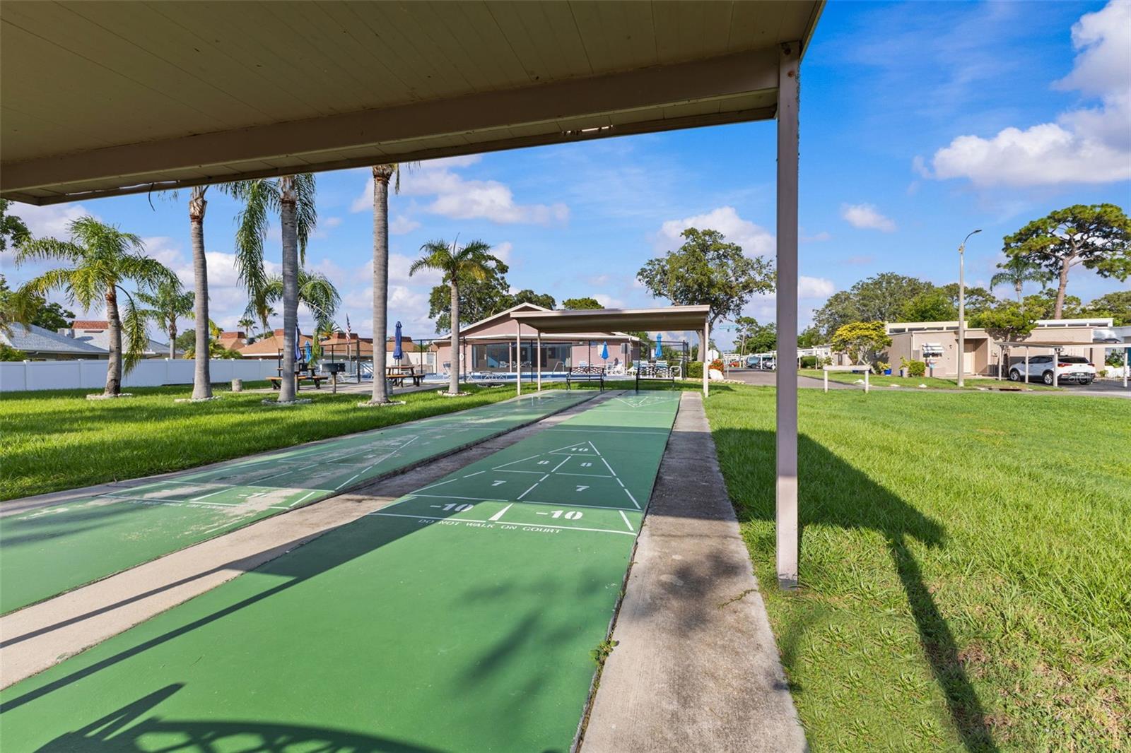 PINEWOOD VILLAS - Residential