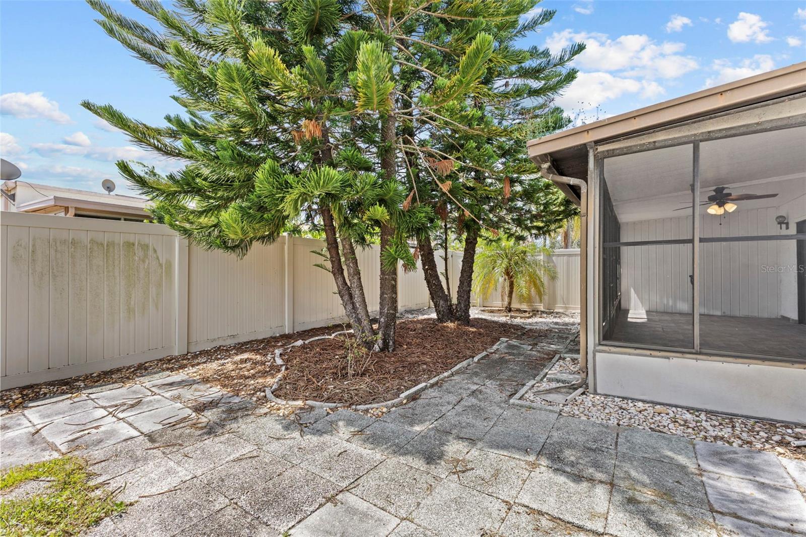 PINEWOOD VILLAS - Residential