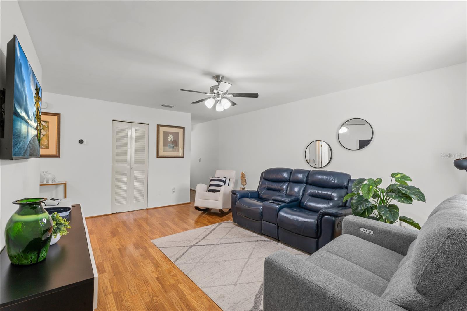 121 LAKE VILLA WAY