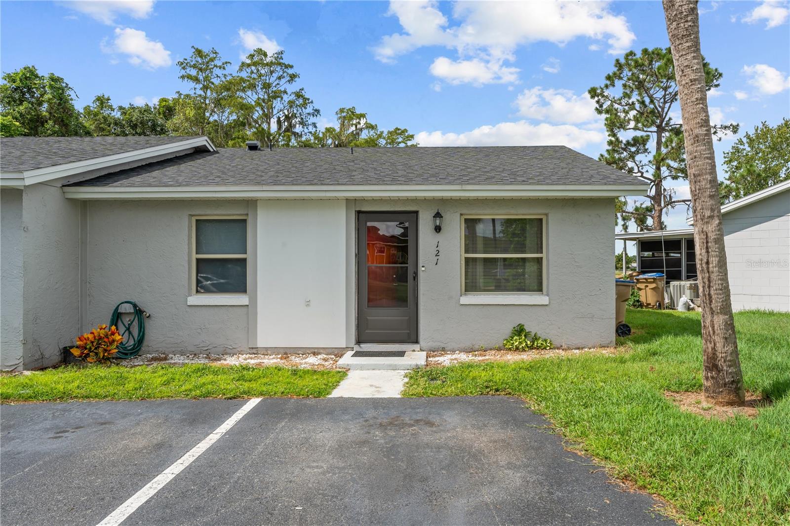 121 LAKE VILLA WAY