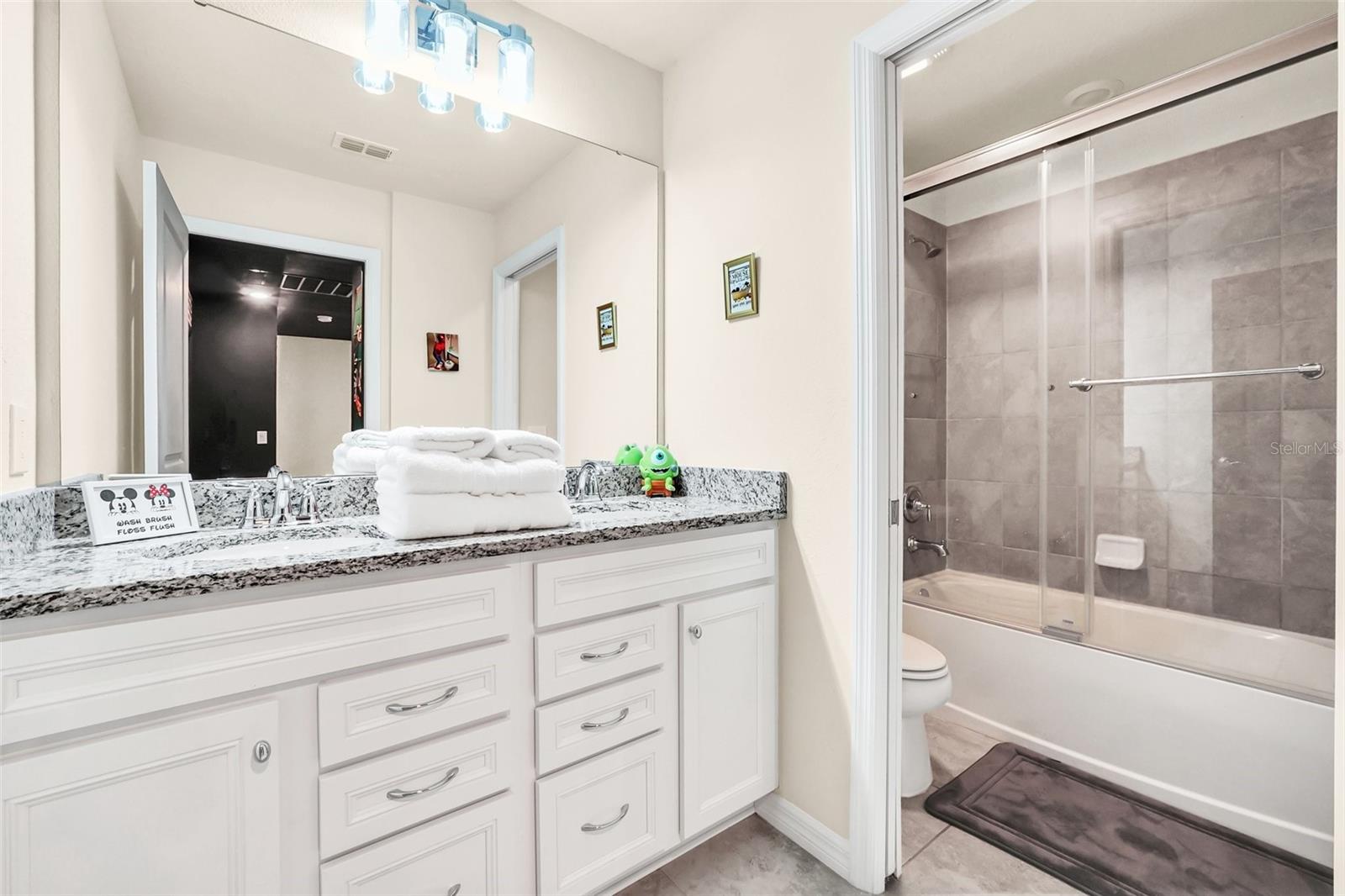 WINDSOR ISLAND RESIDENCE - Residential