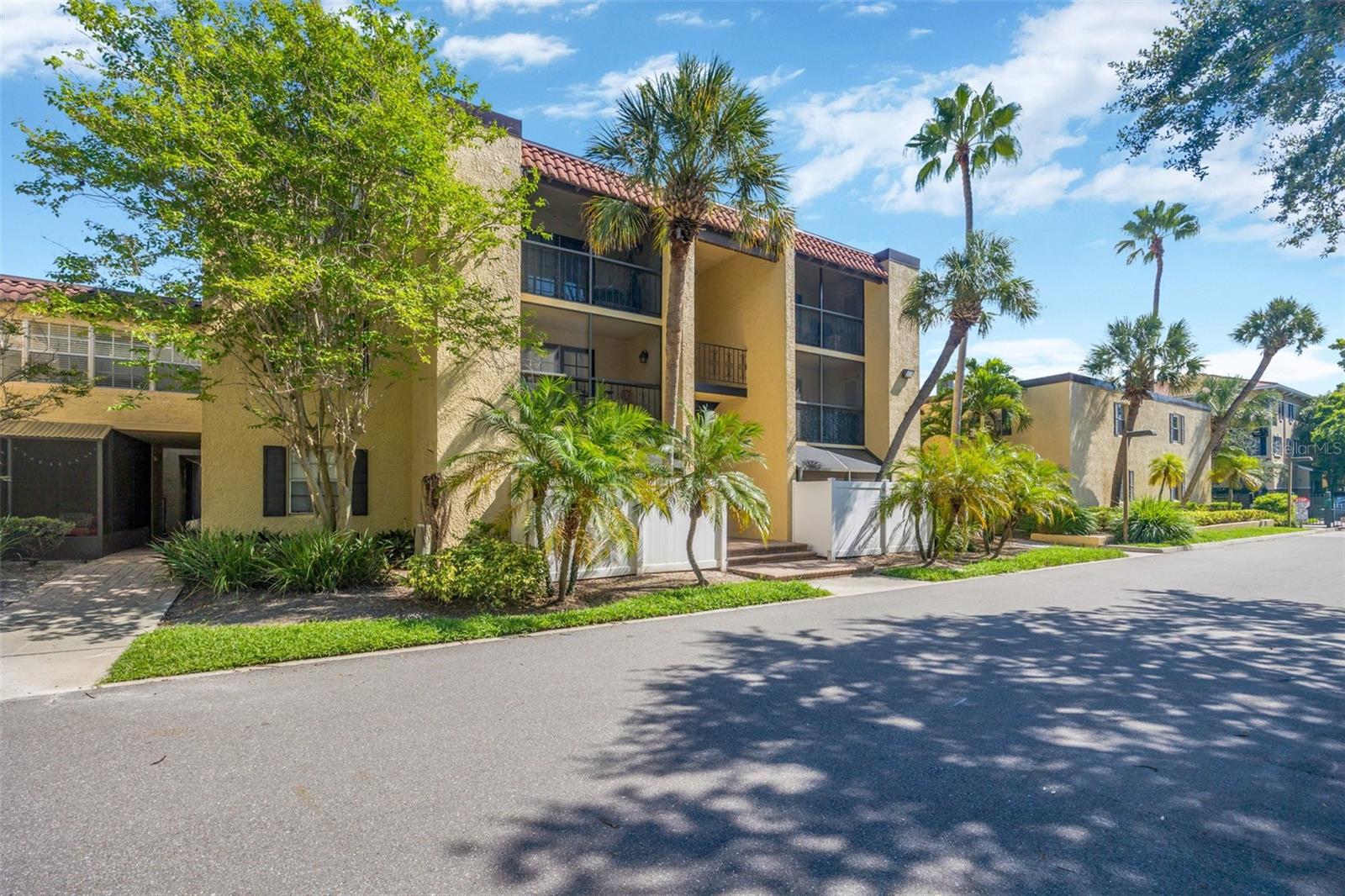 Downtown living without living downtown!
Located mere minutes from this home are all of the things that define “walkability" for downtown Tampa! The Tampa Riverwalk, the Tampa Bay Lightning stadium, the Florida Aquarium, University of Tampa and the Oxford Exchange just to name a few!
In addition to being centrally located, this gated community is perfect for anyone who likes to bike, run or walk by the water as it’s not directly on the water but it is - water adjacent (see map)!!
This condo was also renovated within the last year and boasts many newer upgrades: brand new oven, microwave, dishwasher, refrigerator, and water heater. New lower wood cabinets, new counter tops and new bamboo flooring. The walk in closet awaits your personal configuration for your specific needs. The one bedroom, one bath comes complete with a kitchen, living room, bedroom and dining area. The french doors from the living room lead out to the screened in lanai which is where your laundry room is located. Walk out the screen door on the lanai and a few steps puts you in the fitness center. and on the other side of the fitness center is the pool. Rounding out the features and amenities for the community are the car wash, clubhouse, community mailboxes, dog park and gated entrance and exit.
In addtion to proximity to Channelside and the Westshore Mall, International Mall, and the airport you also have easy access to the roads that lead to Clearwater Beach, St Pete Beach, St John's Pass, the Tampa Bucs Stadium, the Lightening Arena, the Rays Ballpark and much more! This home truly allows it's owner to enjoy all of the amazing experiences unique to the Tampa Bay and surrounding areas!
Although property is located in a flood zone the HOA includes Flood insurance.