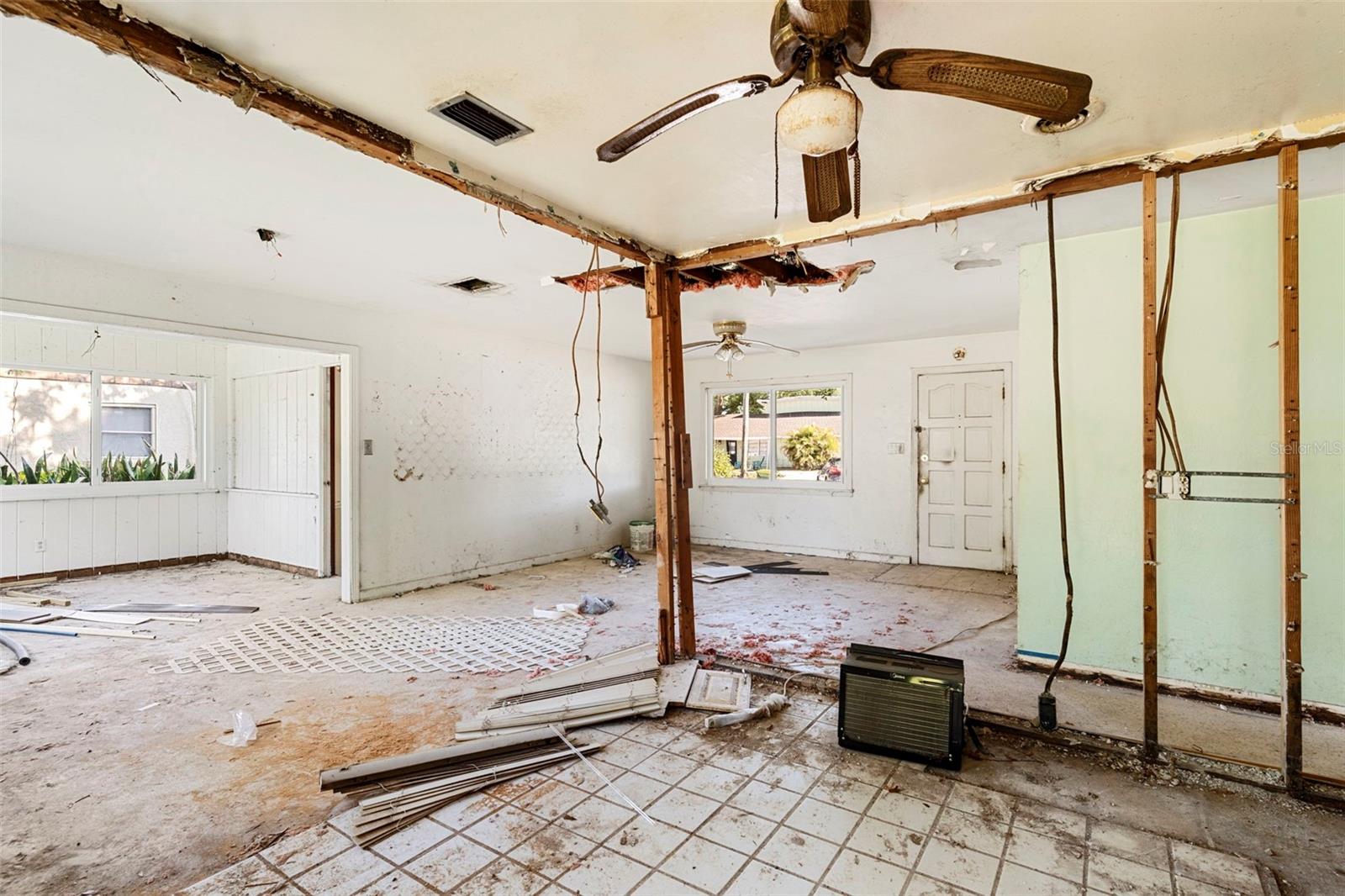 PATRICIA MANOR - Residential