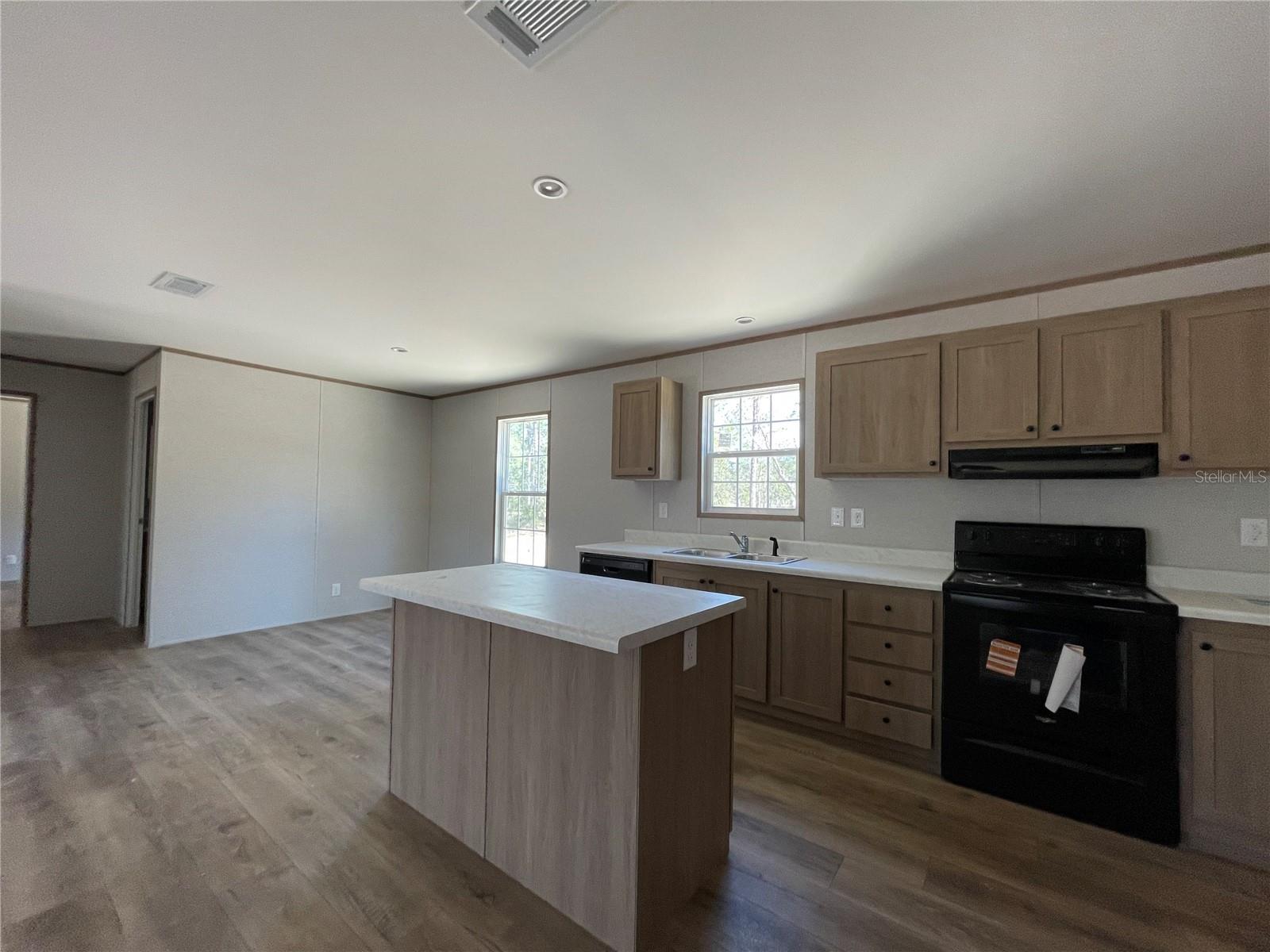 WILLISTON HIGHLANDS UN 5 - Residential