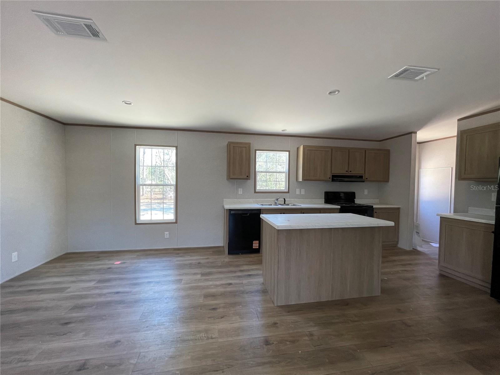 WILLISTON HIGHLANDS UN 5 - Residential