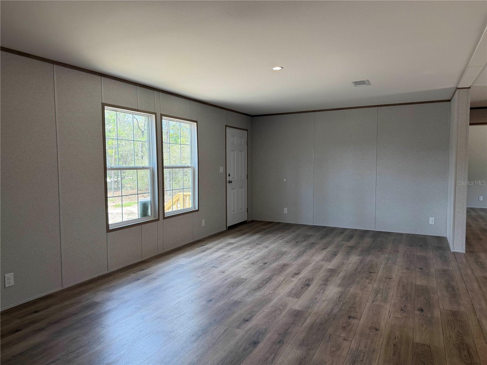 WILLISTON HIGHLANDS UN 5 - Residential