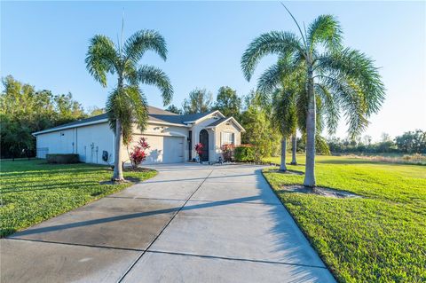 A home in WINTER HAVEN