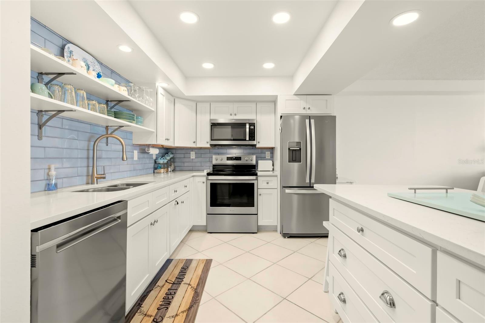 HEMINGWAY CONDO THE - Residential Lease