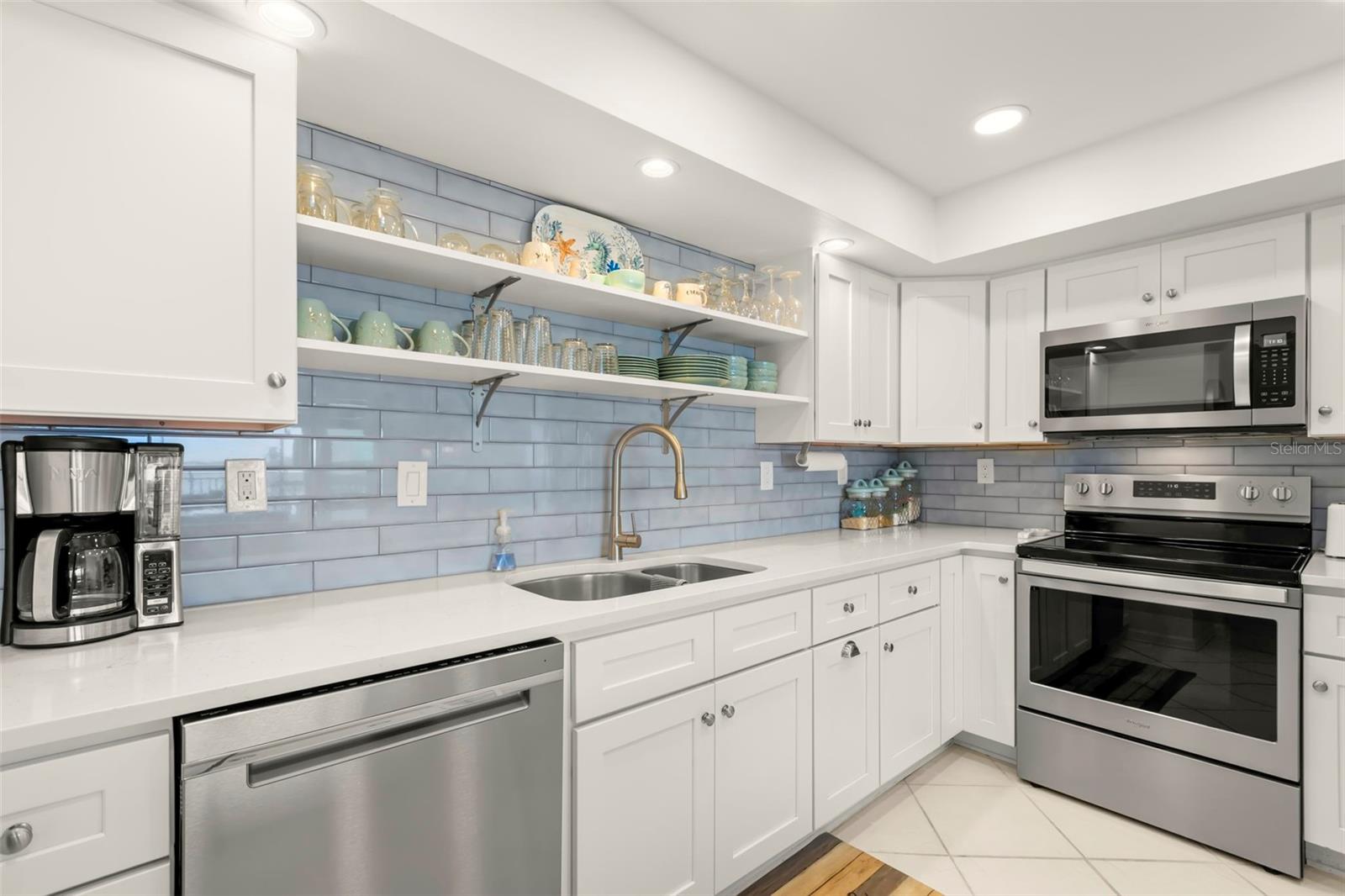 HEMINGWAY CONDO THE - Residential Lease