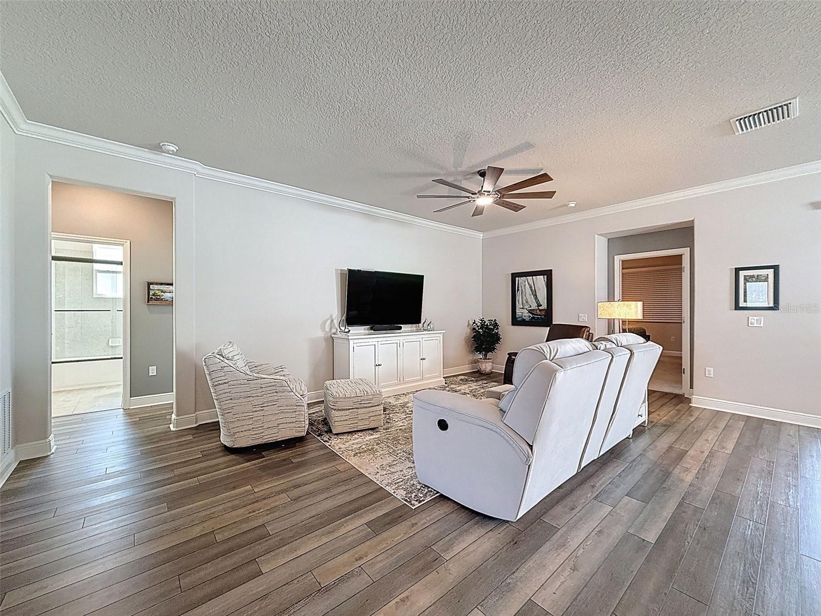 NORTH LAKE TRAIL - Residential