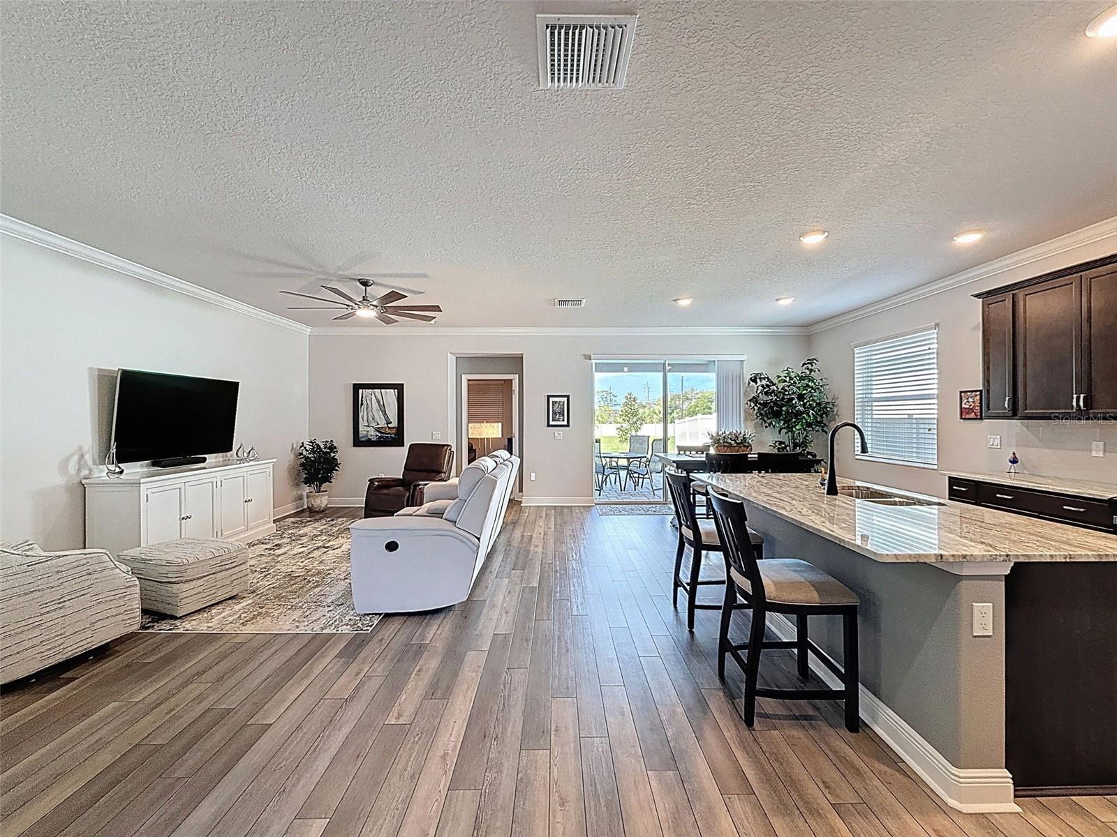 NORTH LAKE TRAIL - Residential