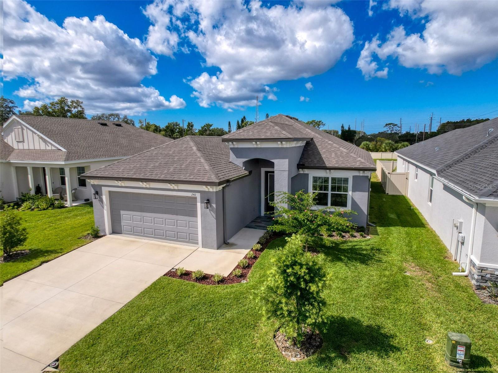 NORTH LAKE TRAIL - Residential