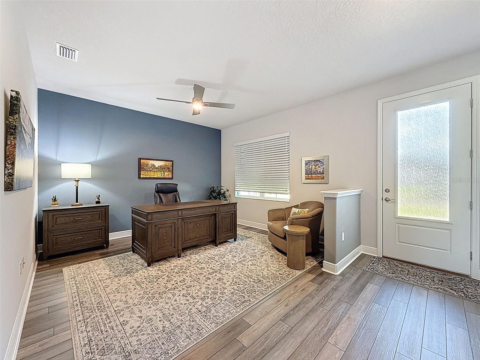 NORTH LAKE TRAIL - Residential