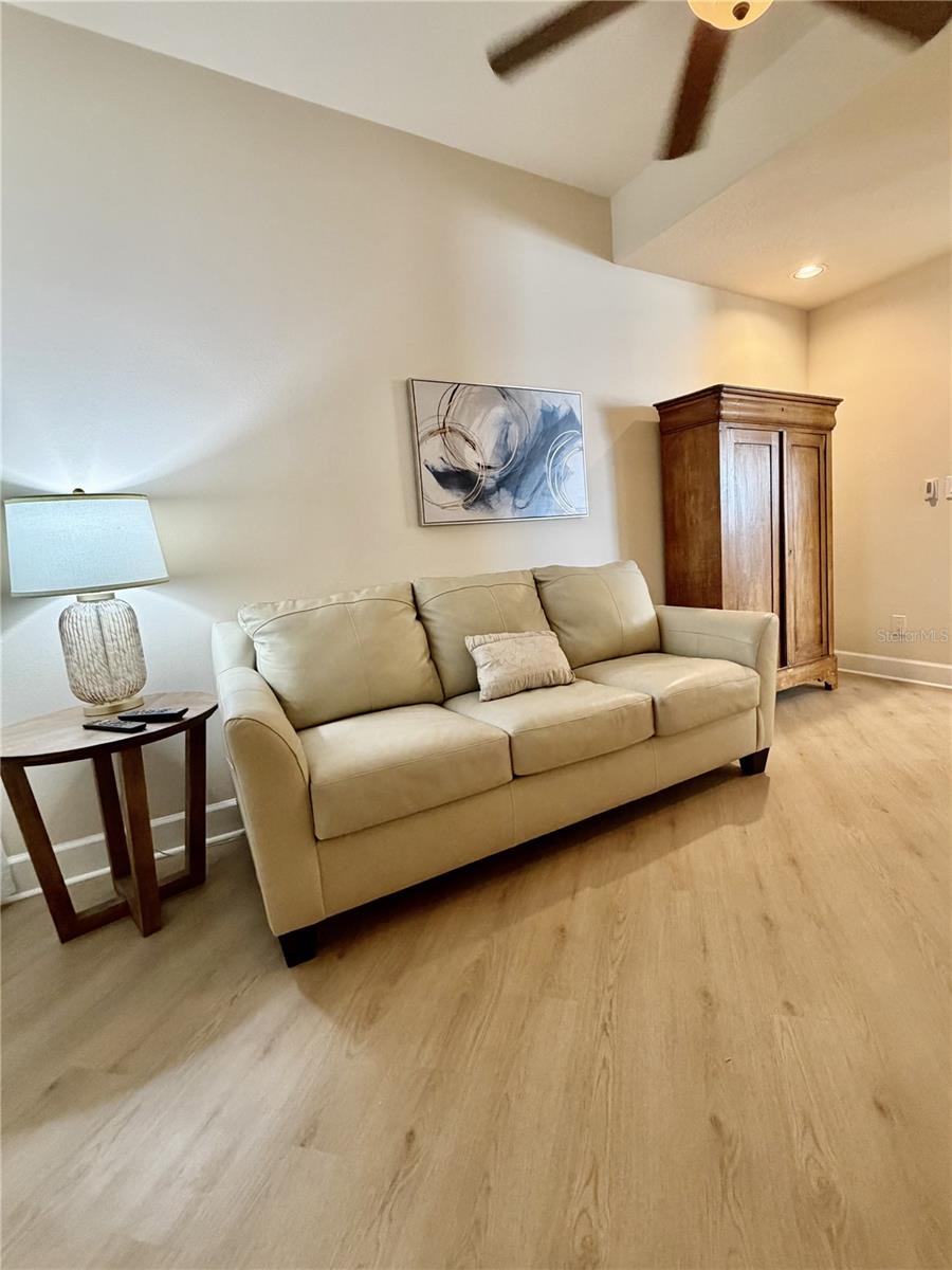 SAVANNAH PRESERVE AT UNIVERSITY PLACE - Residential