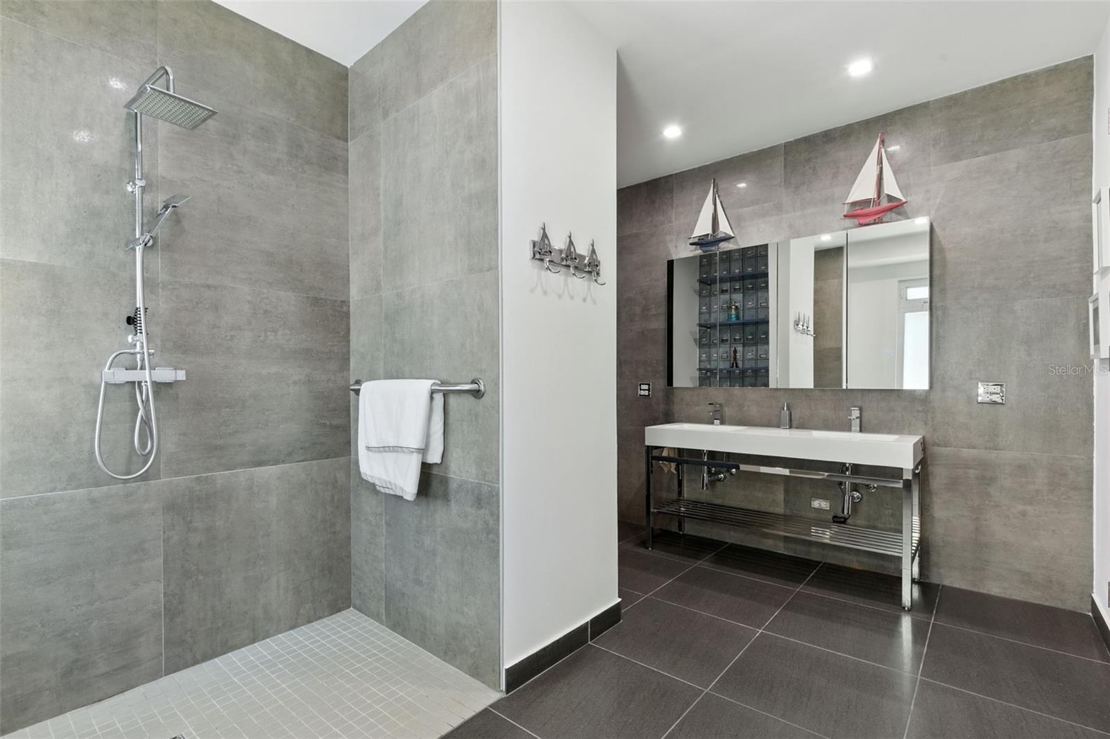 SAN JOSE HILLS - Residential