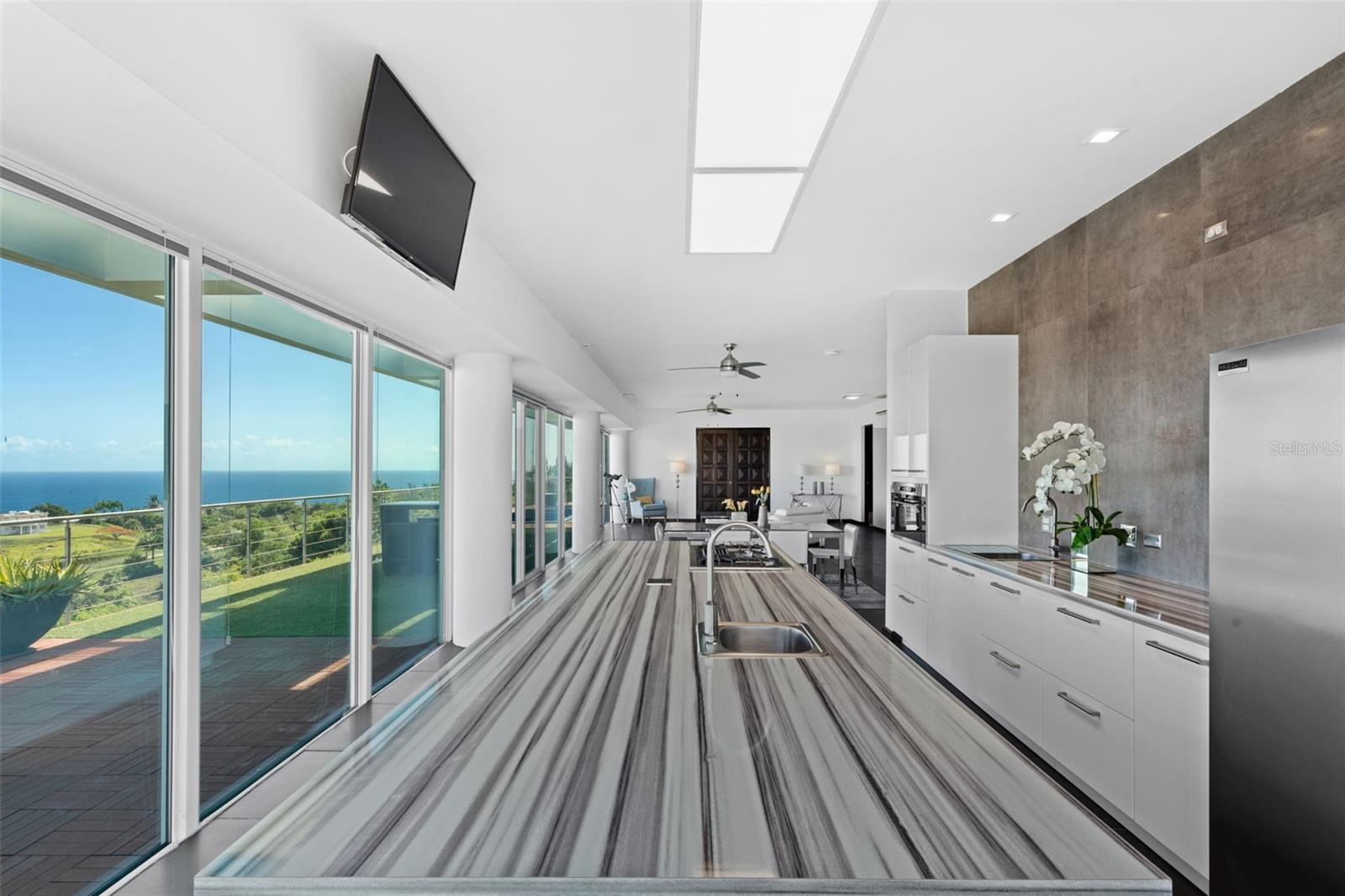 SAN JOSE HILLS - Residential