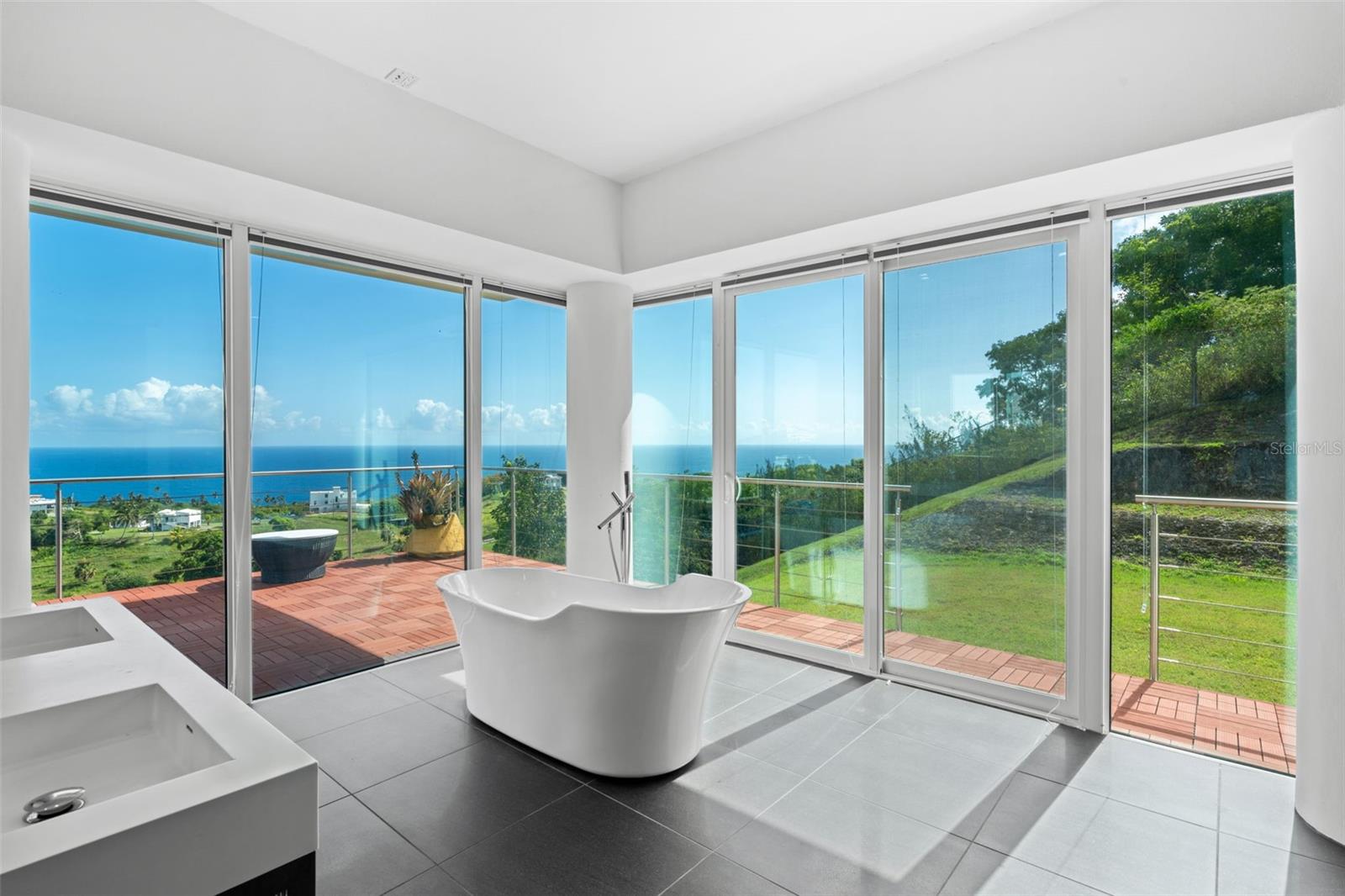 SAN JOSE HILLS - Residential