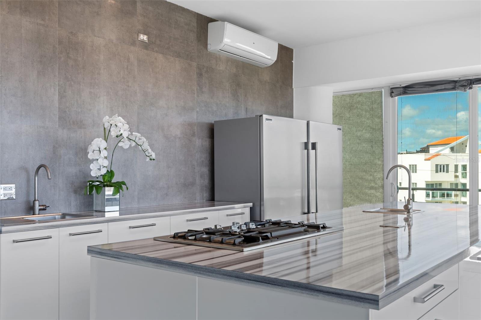 SAN JOSE HILLS - Residential