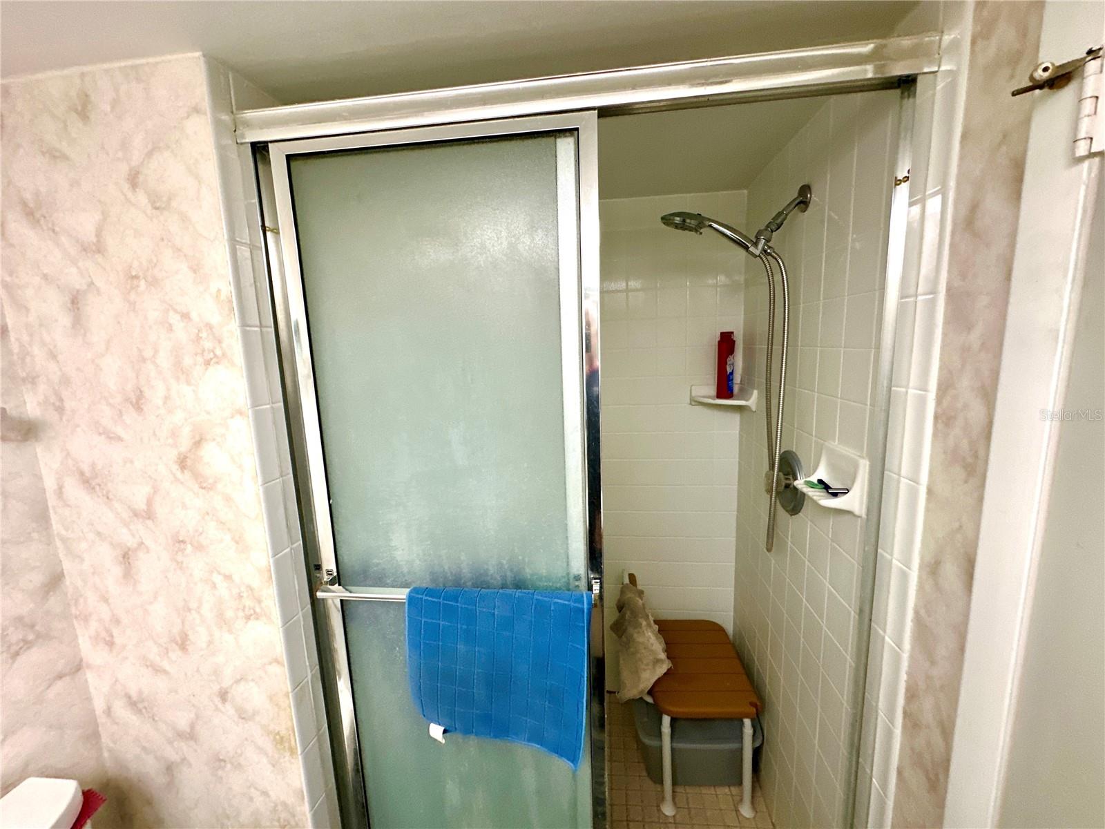 PENTHOUSE GROVES - Residential